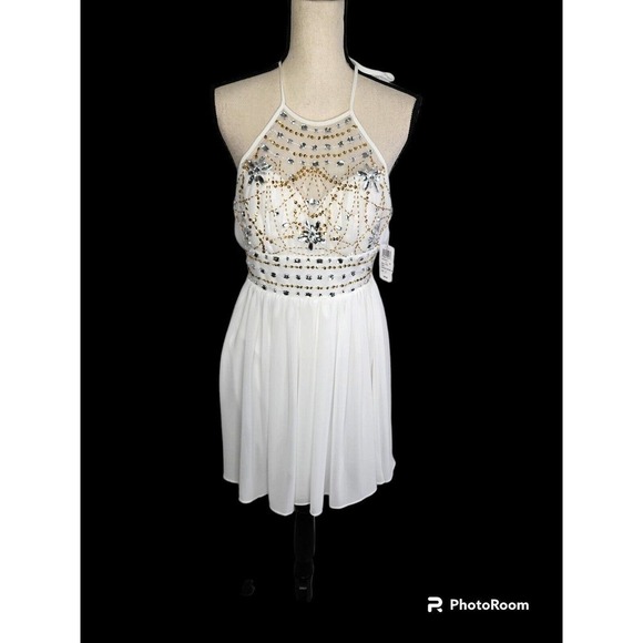 Windsor White Embellished Sequined Dress Halter Top Prom Size 1 Homecoming - Picture 1 of 9